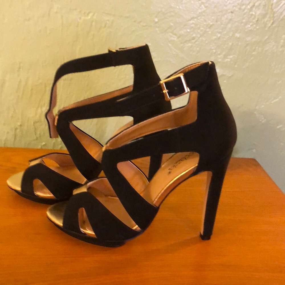 Shoes - Picture 3 of 4